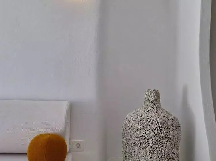 هتل The Magic Luxury Cave Suites