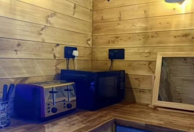 Inviting 1 Bed Cabin In Newmarket