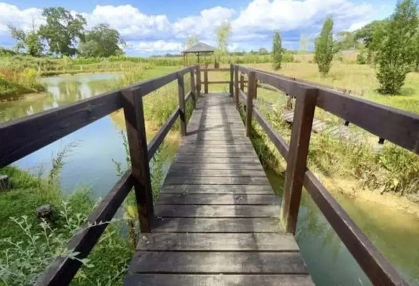 Inviting 1 Bed Cabin In Newmarket