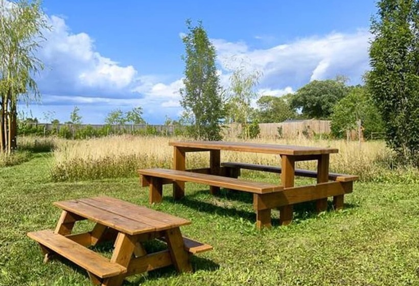 Inviting 1 Bed Cabin In Newmarket