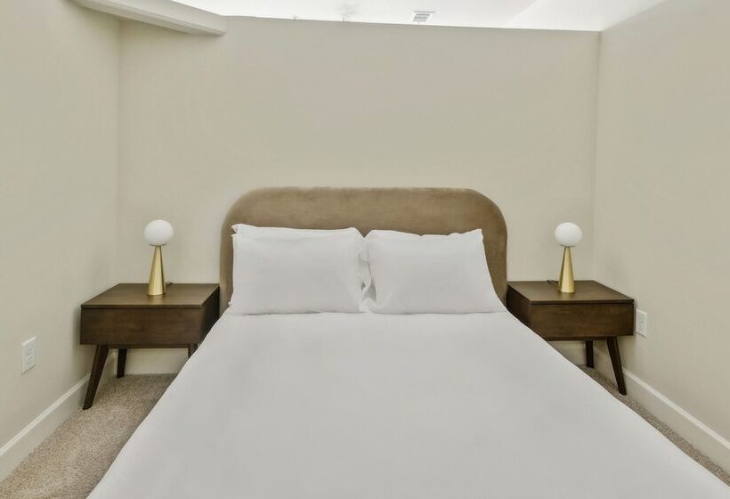 Kasa At Berkshire Village District Raleigh