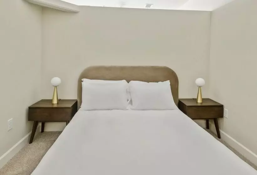 Kasa At Berkshire Village District Raleigh