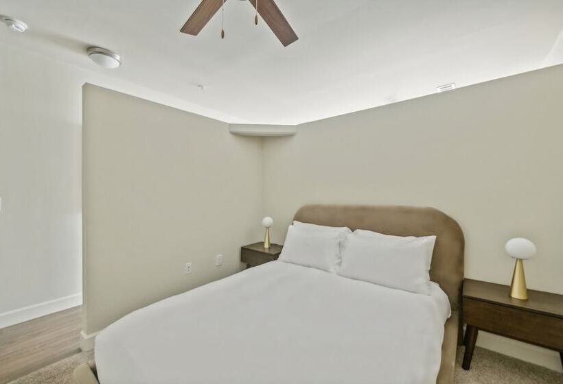 Kasa At Berkshire Village District Raleigh