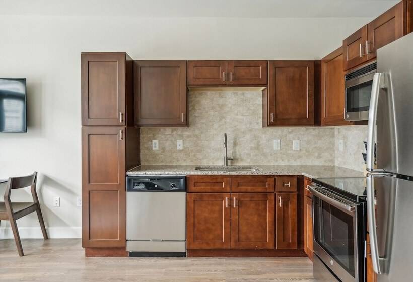 Kasa At Berkshire Village District Raleigh