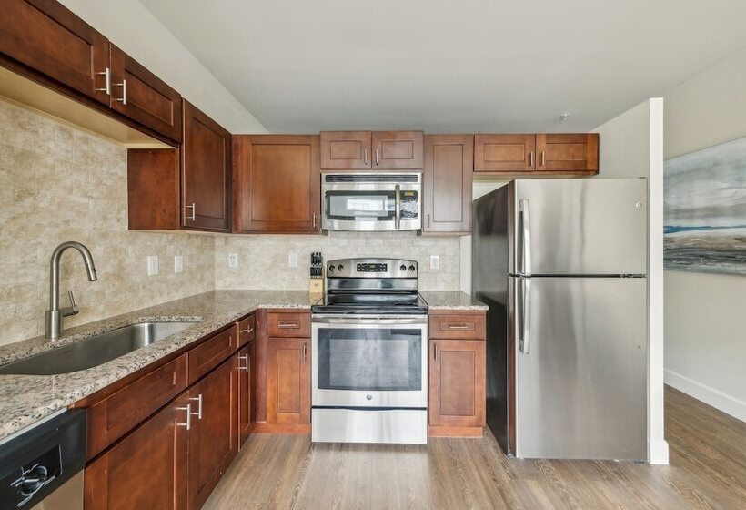 Kasa At Berkshire Village District Raleigh