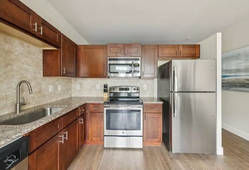 Kasa At Berkshire Village District Raleigh