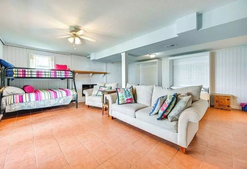 Kentucky Lake Home W/ Boat Launch & Hot Tub!