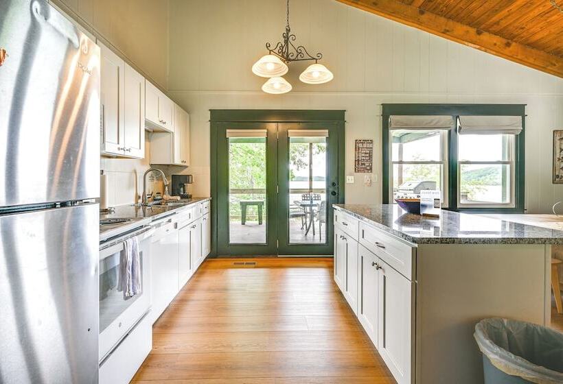 Kentucky Lake Home W/ Boat Launch & Hot Tub!