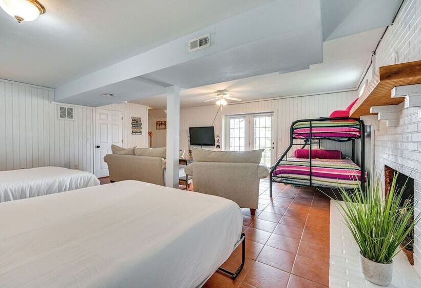 Kentucky Lake Home W/ Boat Launch & Hot Tub!