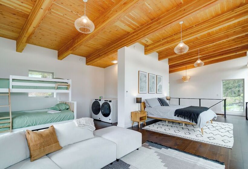 Mid Century Escape: Lake Views, Steps To Cave Bay!