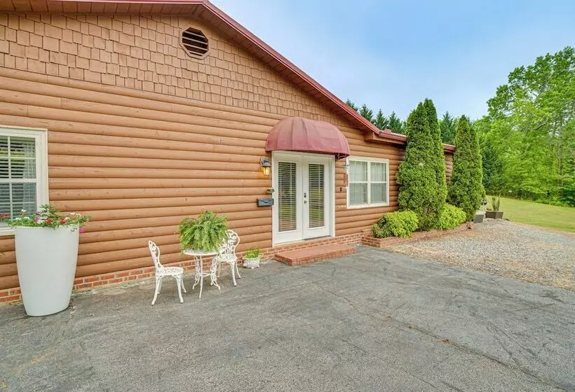 Pet Friendly Georgia Home W/ Pool Access!