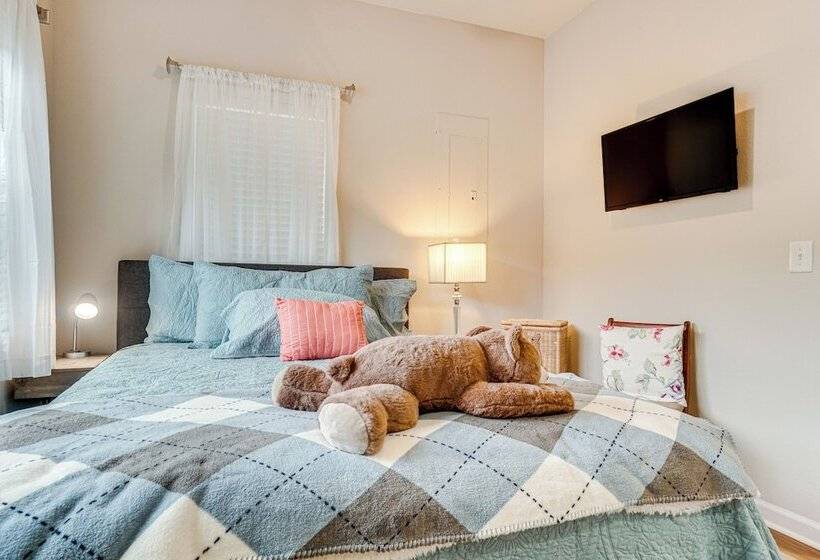 Pet Friendly Georgia Home W/ Pool Access!