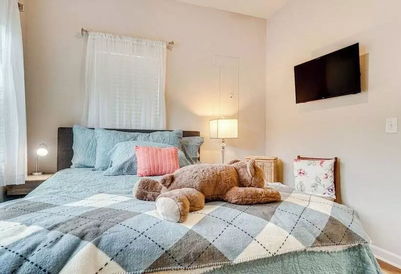 Pet Friendly Georgia Home W/ Pool Access!