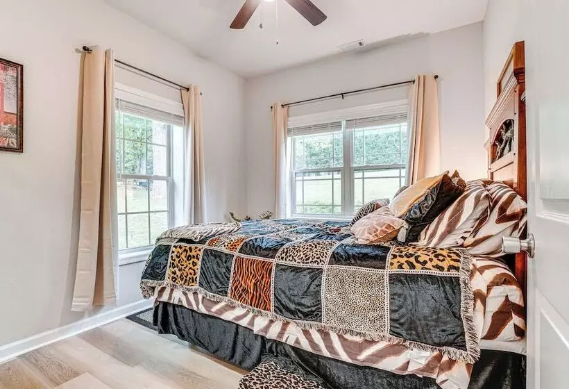 Pet Friendly Georgia Home W/ Pool Access!