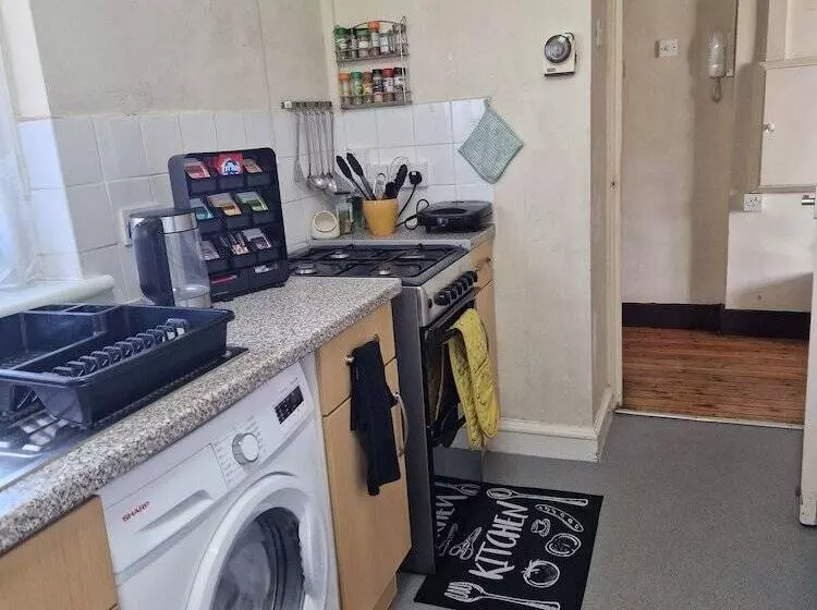 レジデンス Inviting 2 Bed House In London