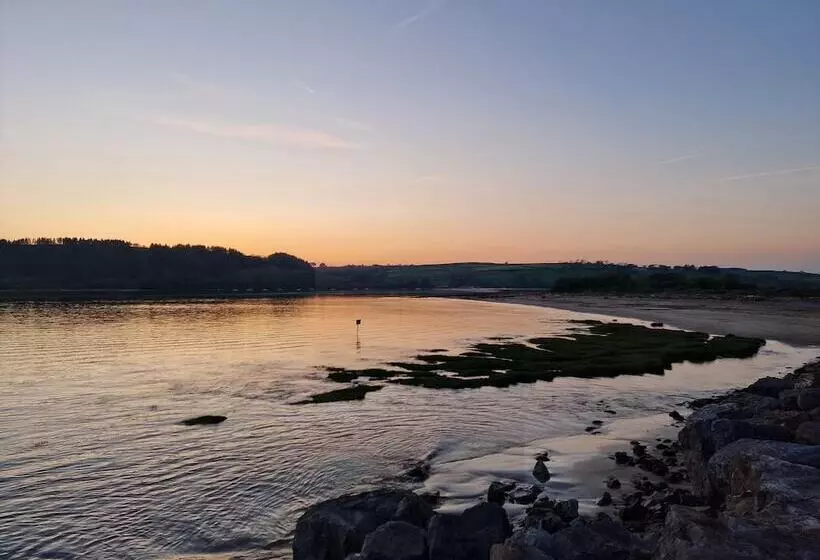 Residenssi 2br Sleeps4 Balcony Petsok Parking Ferryside