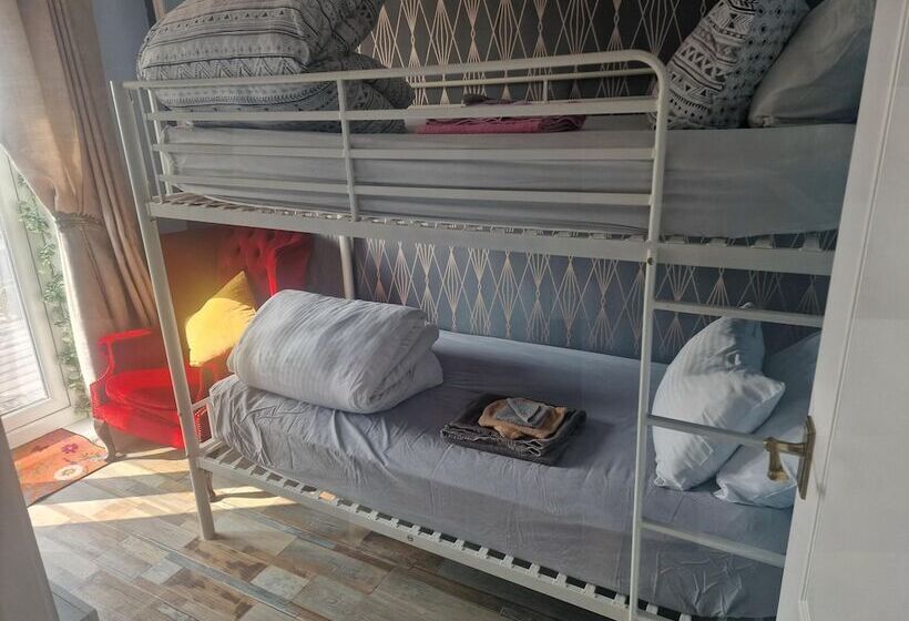 Residência 2br Sleeps4 Balcony Petsok Parking Ferryside