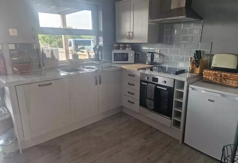 Residenssi 2br Sleeps4 Balcony Petsok Parking Ferryside