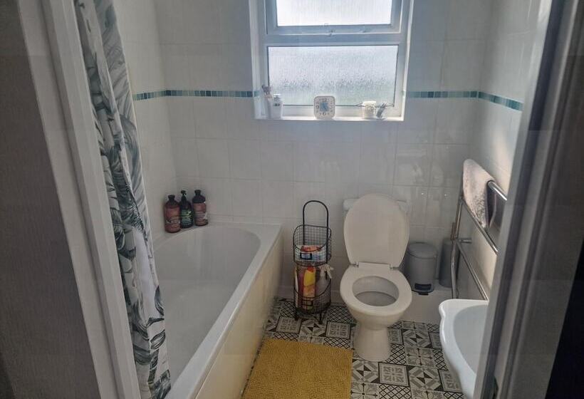 Residência 2br Sleeps4 Balcony Petsok Parking Ferryside