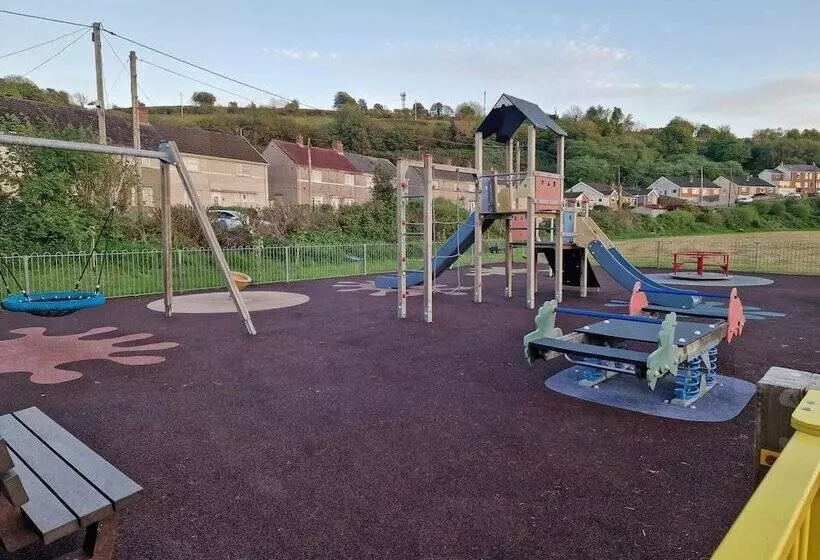 Residenssi 2br Sleeps4 Balcony Petsok Parking Ferryside