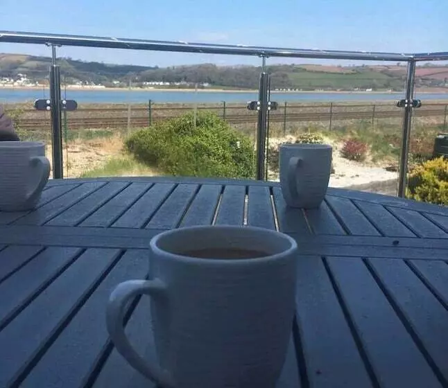 Residenssi 2br Sleeps4 Balcony Petsok Parking Ferryside