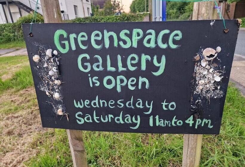 Residência 2br Sleeps4 Balcony Petsok Parking Ferryside