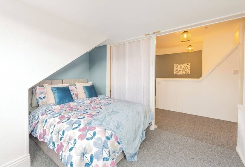 레지던스 Stunning 5 Bed Maisonette In Bristol