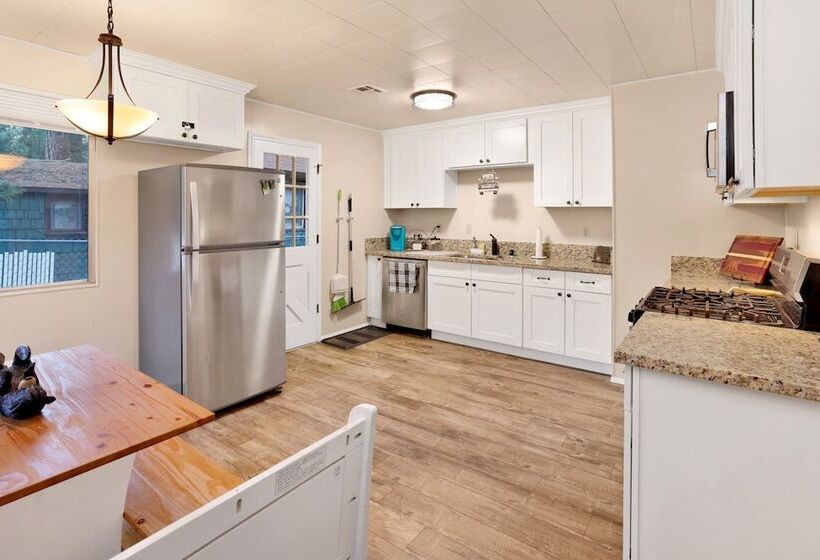 Robinhood Chalet #2277