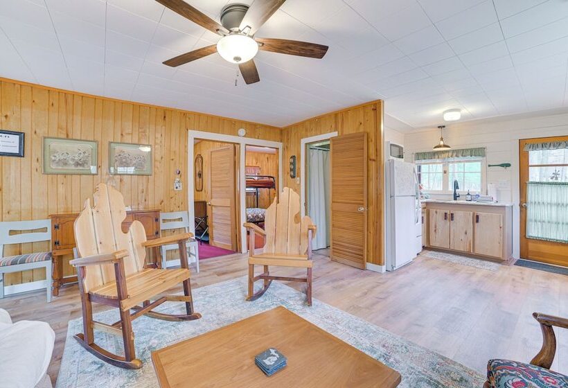 Roscommon Cabin < Half Mi To Higgins Lake!