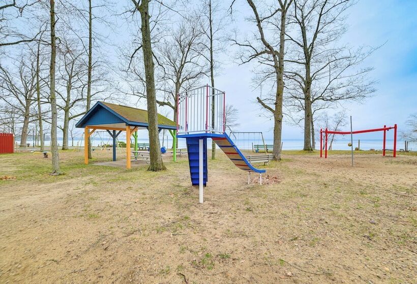 Roscommon Cabin < Half Mi To Higgins Lake!