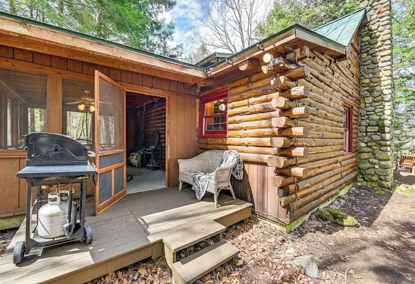 Lake & Beach Access At Lake Luzerne Cabin!