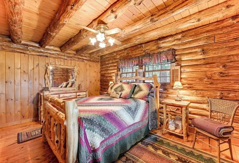 Lake & Beach Access At Lake Luzerne Cabin!