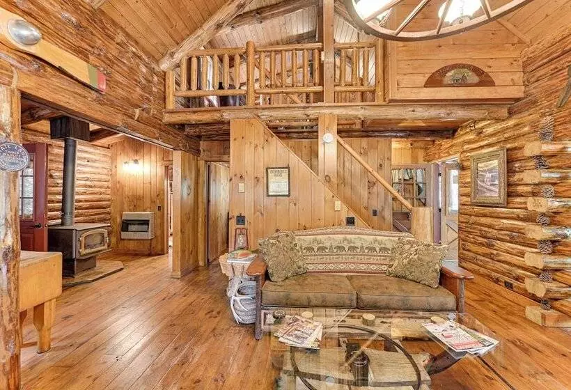 Lake & Beach Access At Lake Luzerne Cabin!