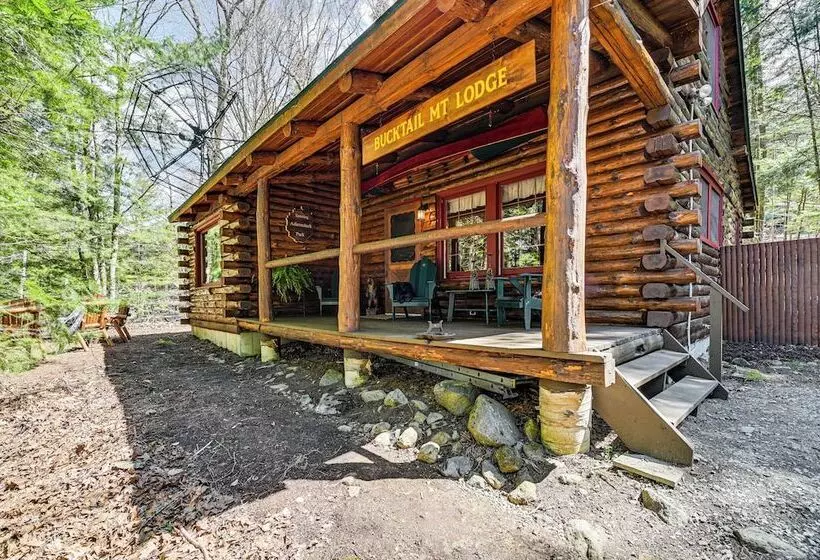 Lake & Beach Access At Lake Luzerne Cabin!