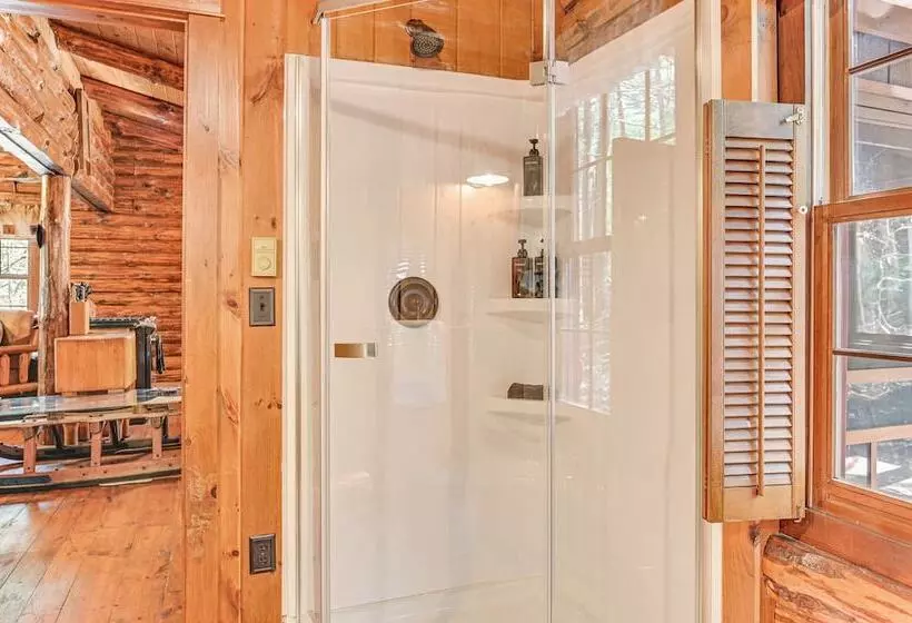 Lake & Beach Access At Lake Luzerne Cabin!