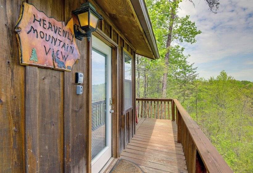 9 Mi To Dollywood: Pet Friendly Smoky Mtn Cabin!