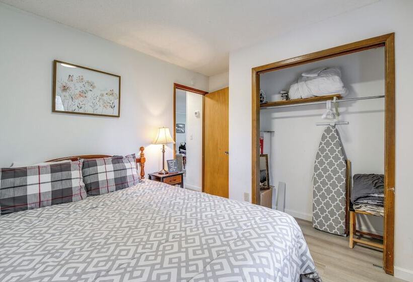 9 Mi To Dollywood: Pet Friendly Smoky Mtn Cabin!