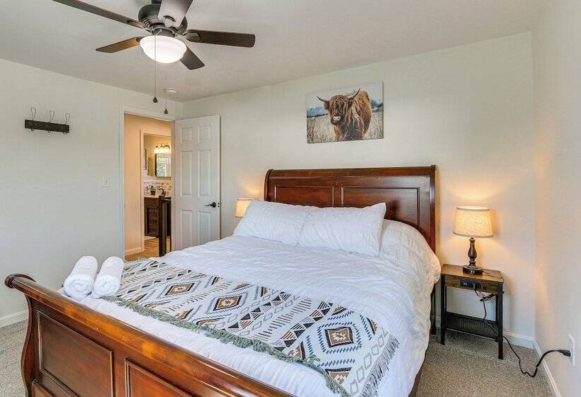 Spacious Shippensburg Home, Close To Museums!