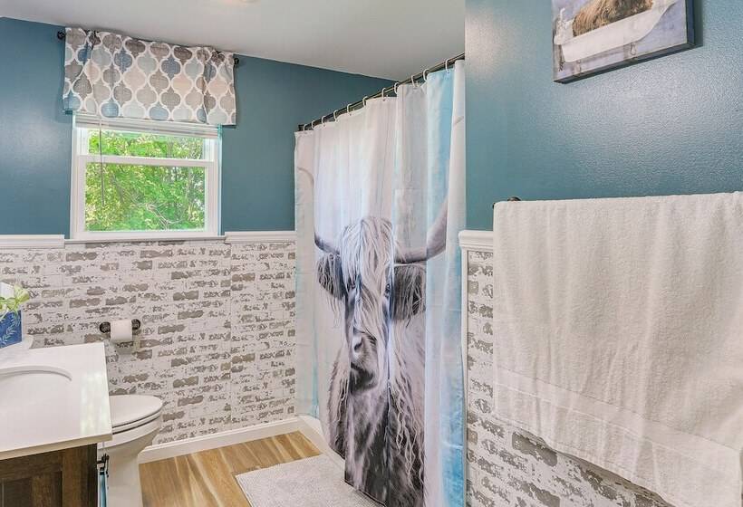 Spacious Shippensburg Home, Close To Museums!