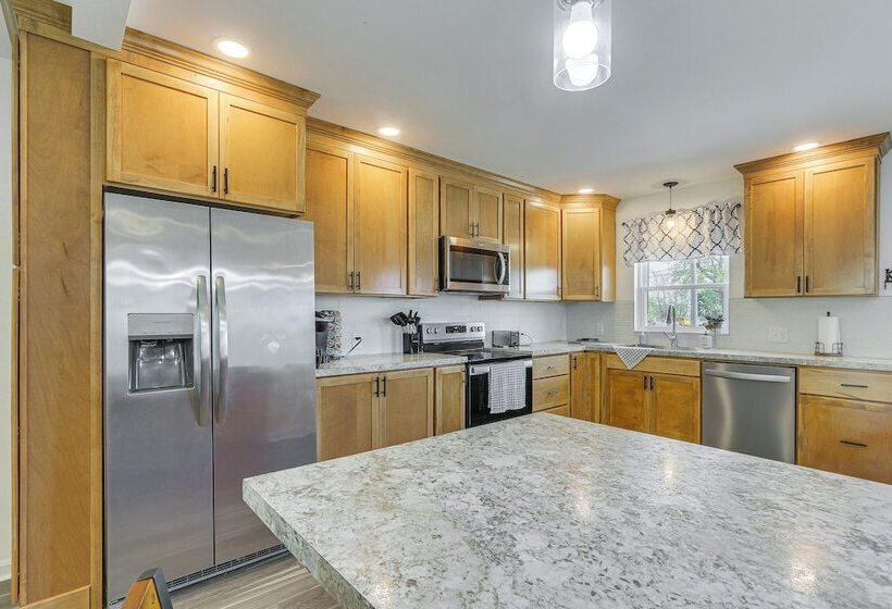 Spacious Shippensburg Home, Close To Museums!