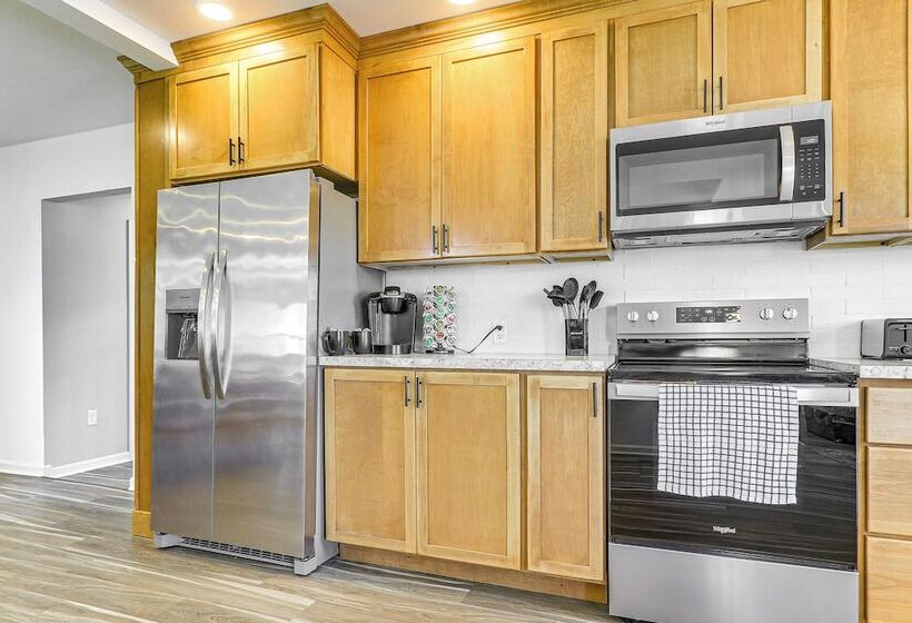 Spacious Shippensburg Home, Close To Museums!