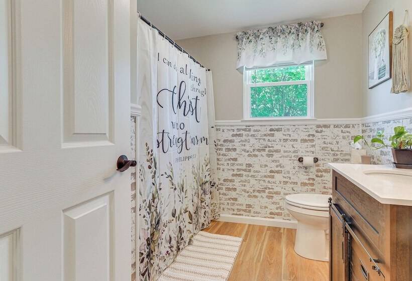 Spacious Shippensburg Home, Close To Museums!