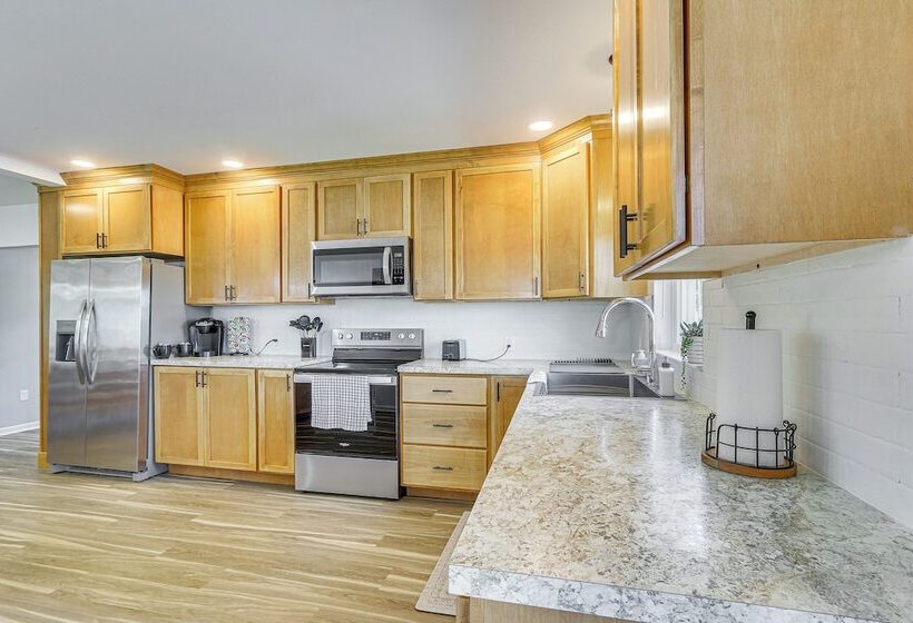 Spacious Shippensburg Home, Close To Museums!