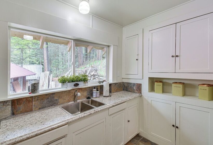 Sugar Pine Cabin W/ Fire Pit ~ 8 Mi To Yosemite