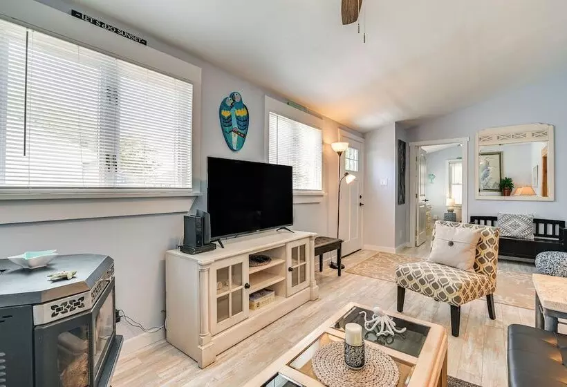 Community Pool & Beach Access: Surfside Beach Home