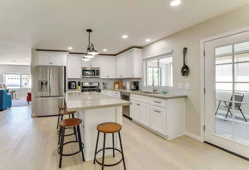 Updated Sun Lakes Home W/ Grill < 1 Mi To Golf