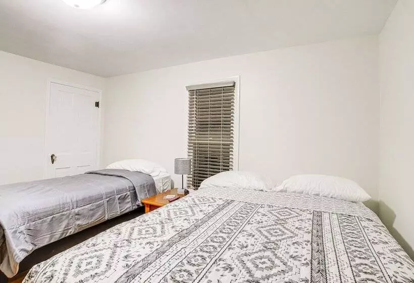 Barnes City House ~ 3 Mi To Hunting & Fishing!