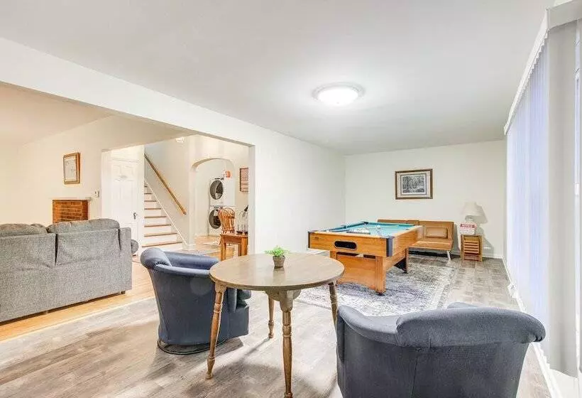 Barnes City House ~ 3 Mi To Hunting & Fishing!