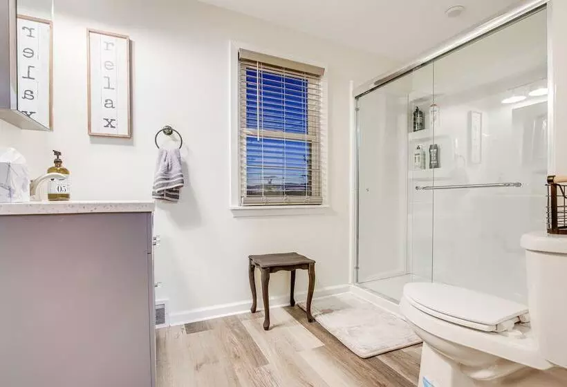 Barnes City House ~ 3 Mi To Hunting & Fishing!