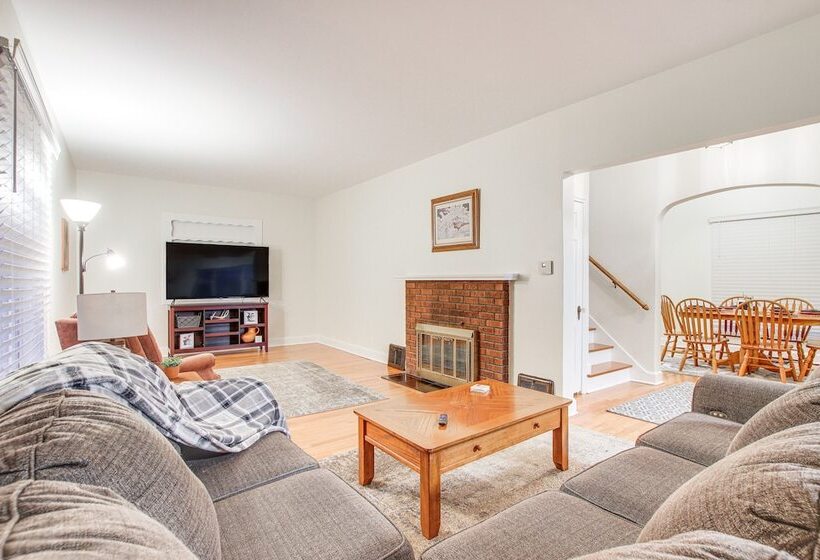 Barnes City House ~ 3 Mi To Hunting & Fishing!